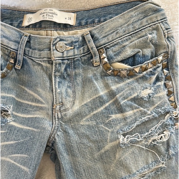 Abercrombie and Fitch distressed bejeweled low rise jeans - Picture 5 of 9